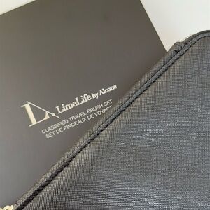 LIMELIFE— Classified Travel Brush Set